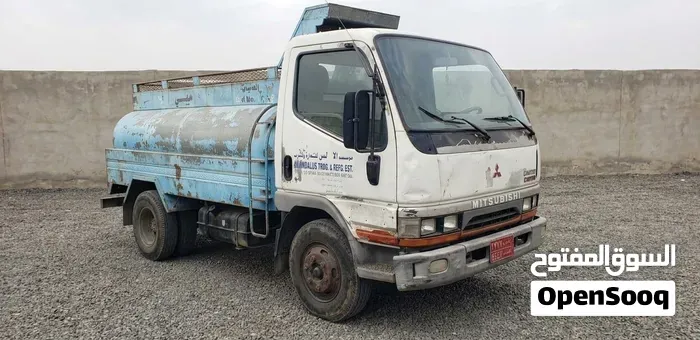 Mitsubishi Canter 2004 photo 2