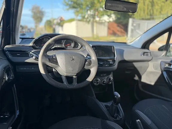 Peugeot 208 2014 photo 5