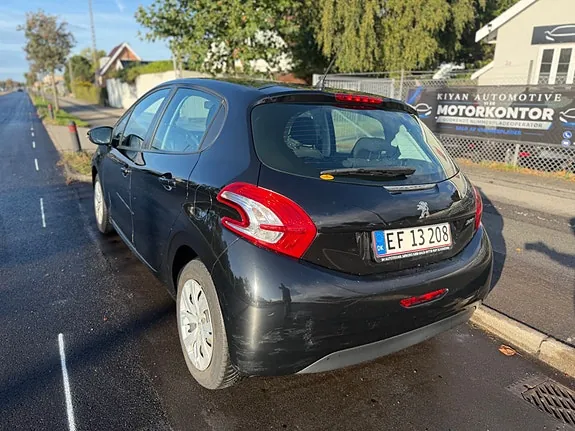 Peugeot 208 2014 photo 4