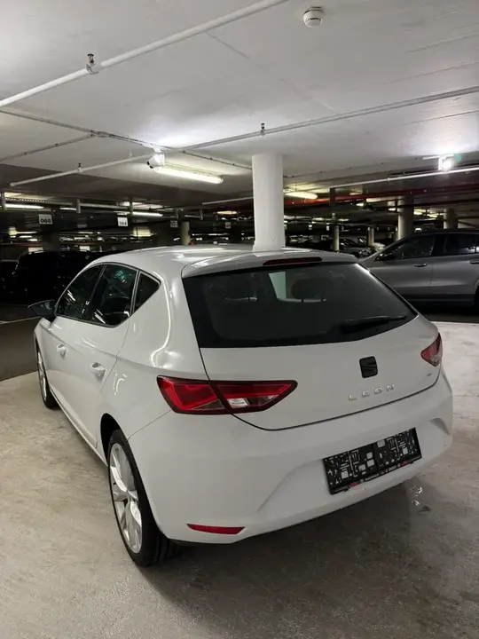 Seat Leon 2012 photo 3