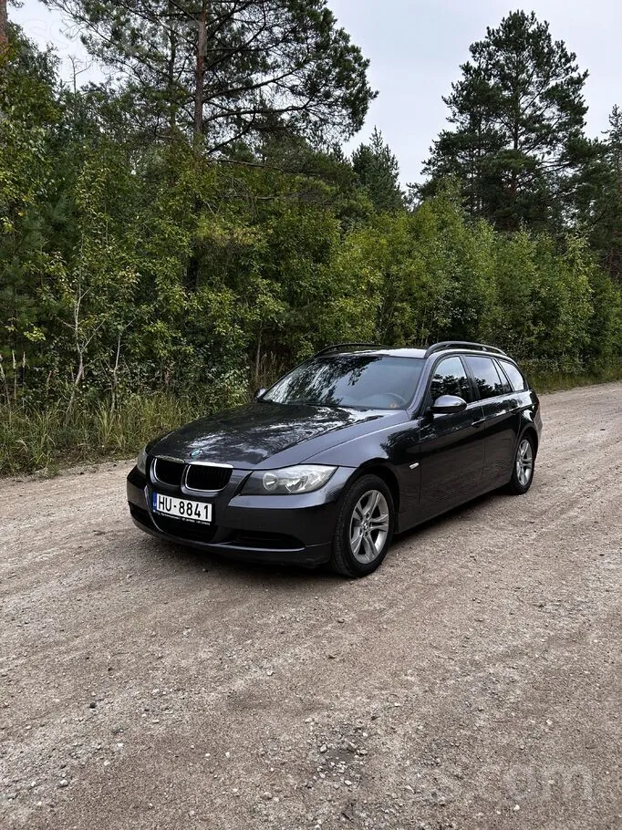 BMW 318 2008 photo 3