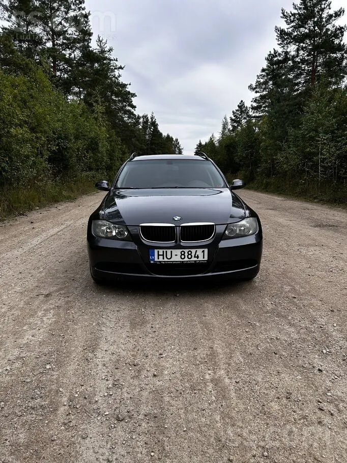 BMW 318 2008 photo 2