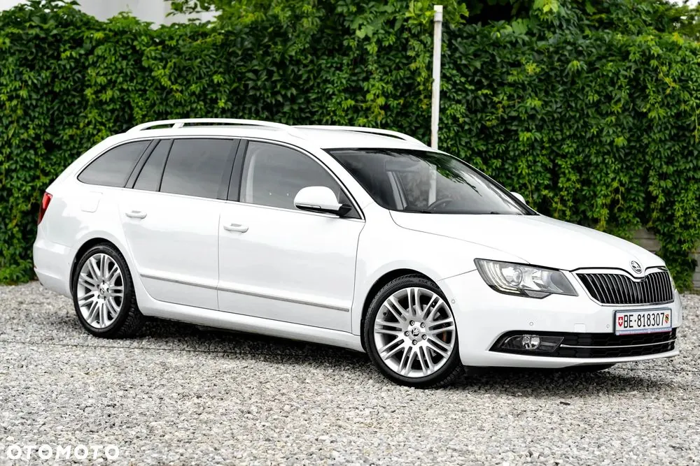 Skoda Superb 2014 photo 3