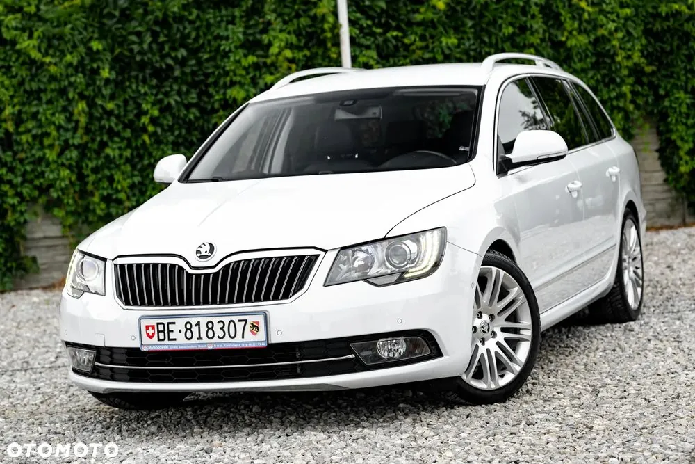 Skoda Superb 2014 photo 5