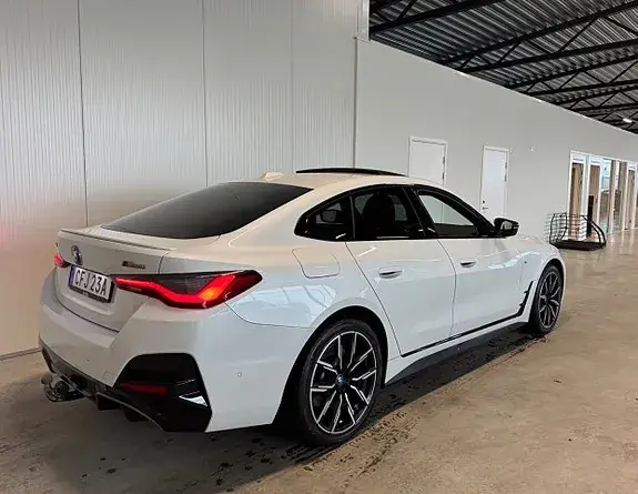 BMW I4 2022 photo 4