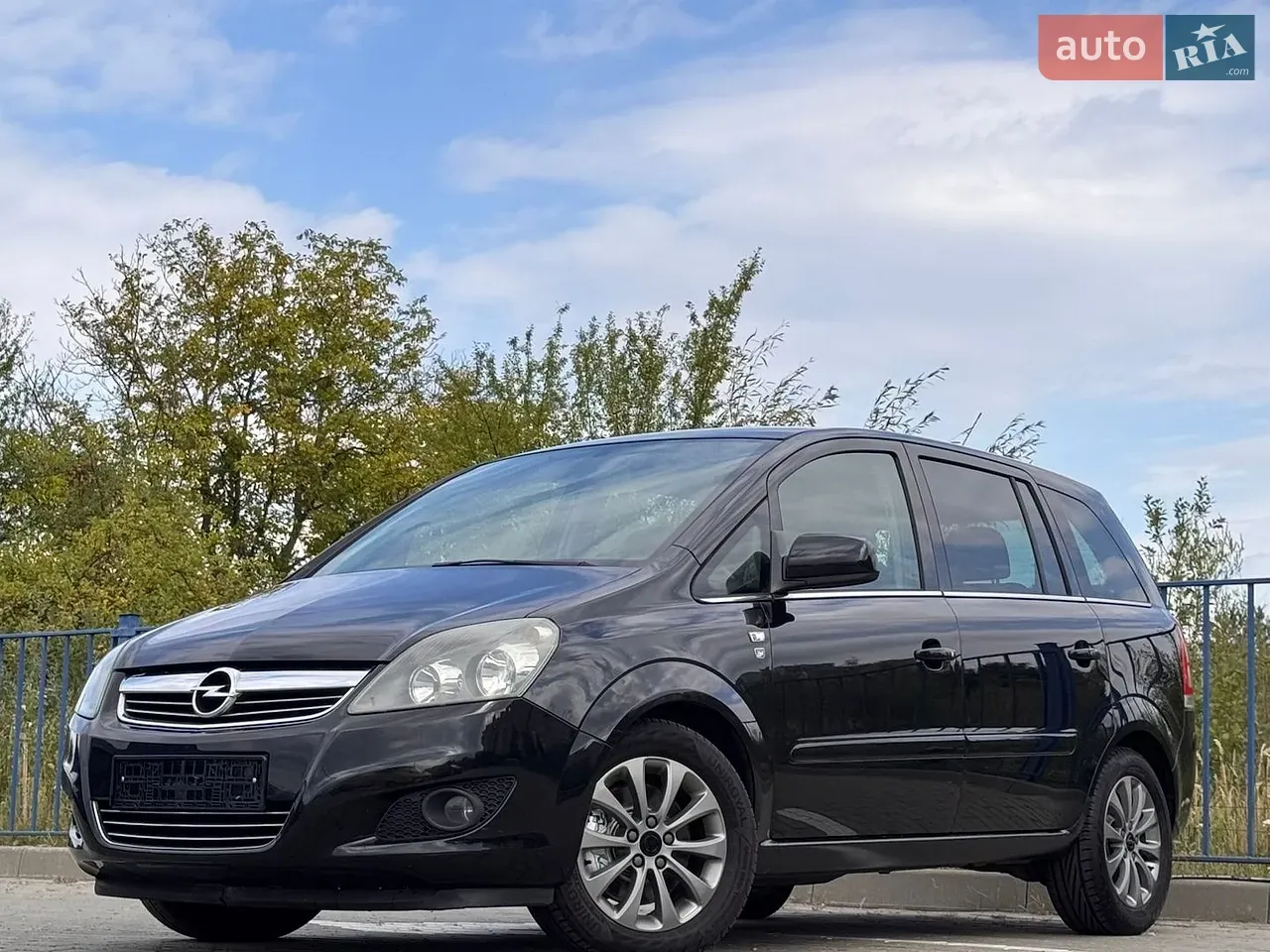 Opel Zafira 2011 photo 3