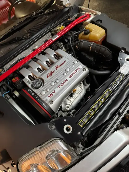 Alfa Romeo Gtv 1998 photo 3