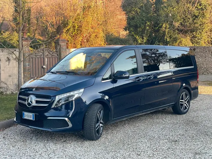 Mercedes-Benz V-Class 2022 photo 4