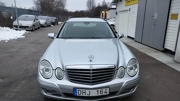 Mercedes-Benz E230 2008 photo 2