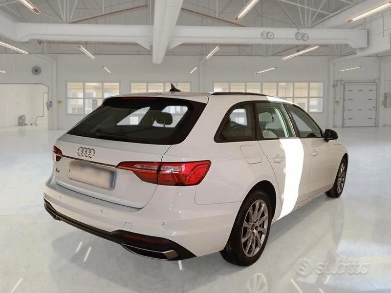 Audi A4 Avant 2022 photo 4