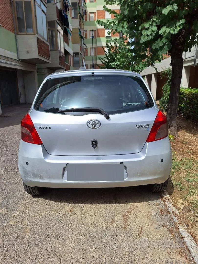 Toyota Yaris 2007 photo 2