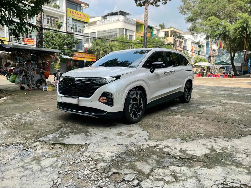 Hyundai Custin
