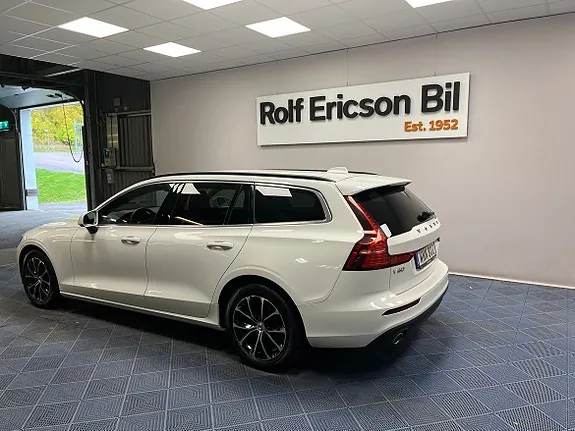 Volvo V60 2022 photo 3