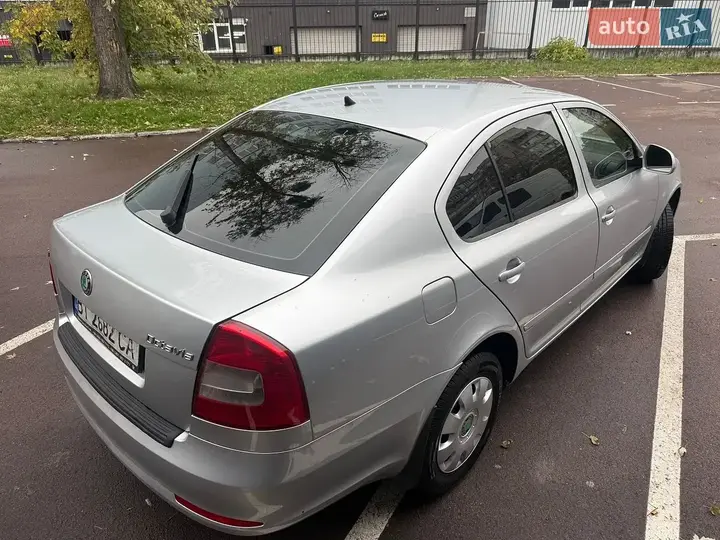 Skoda Octavia 2011 photo 5