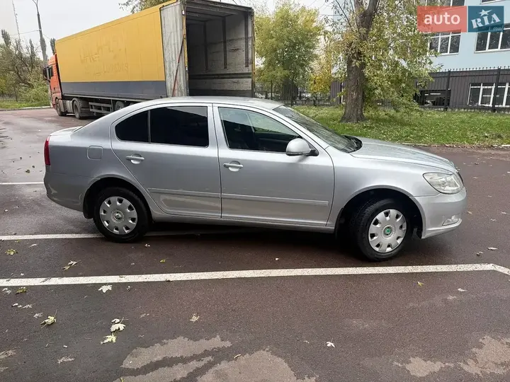 Skoda Octavia 2011 photo 4
