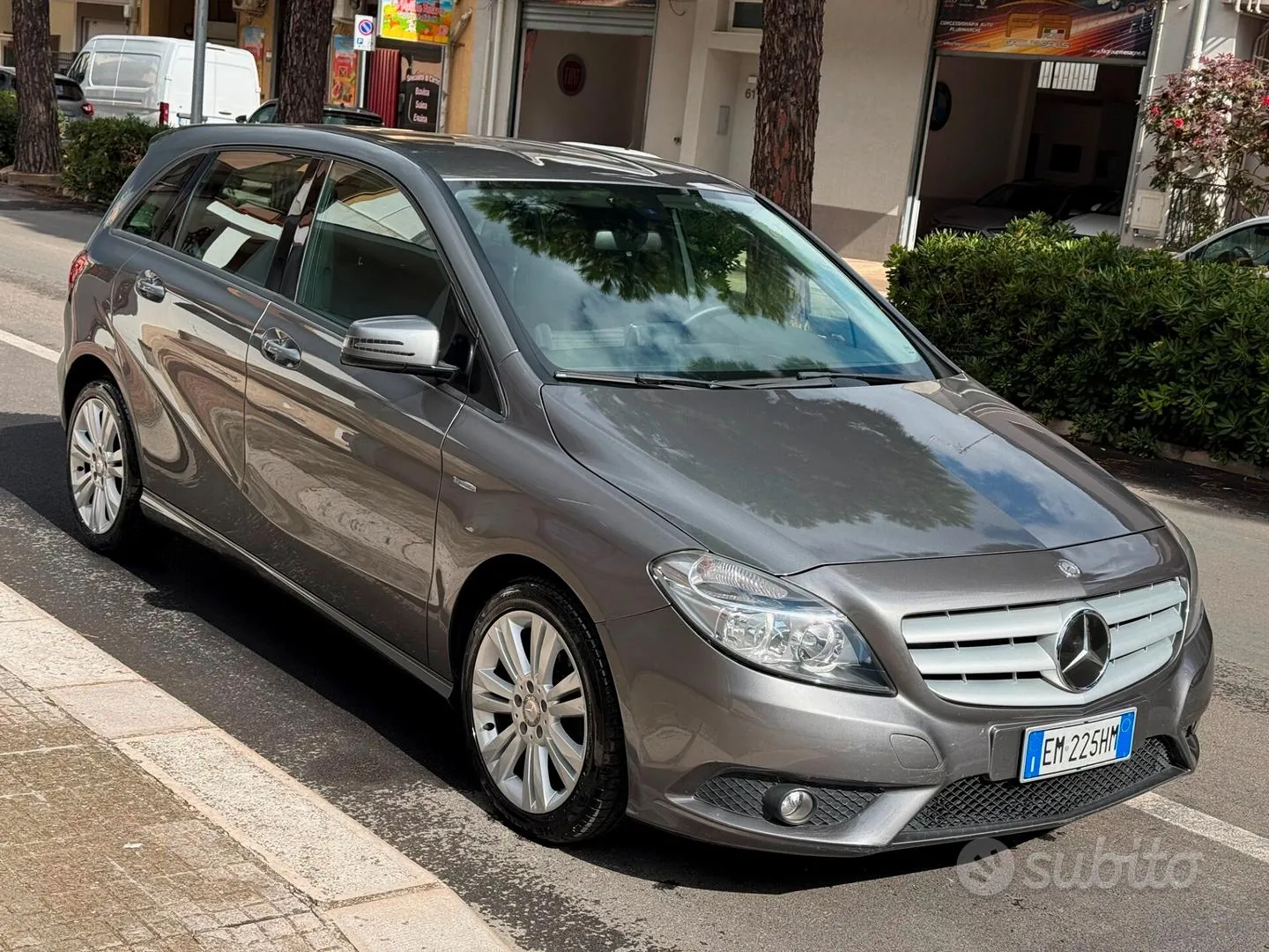 Mercedes-Benz B 2012 photo 5