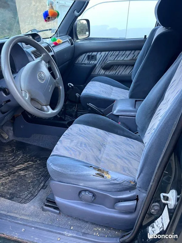Toyota Land Cruiser 2000 photo 3
