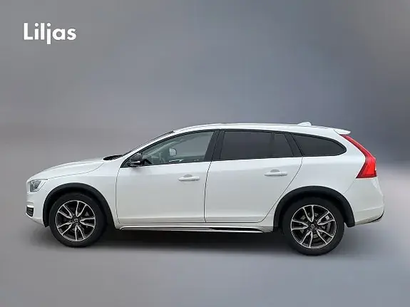 Volvo V60 Cross Country 2017 photo 2