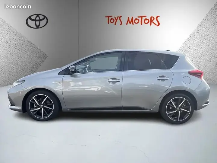 Toyota Auris 2017 photo 2