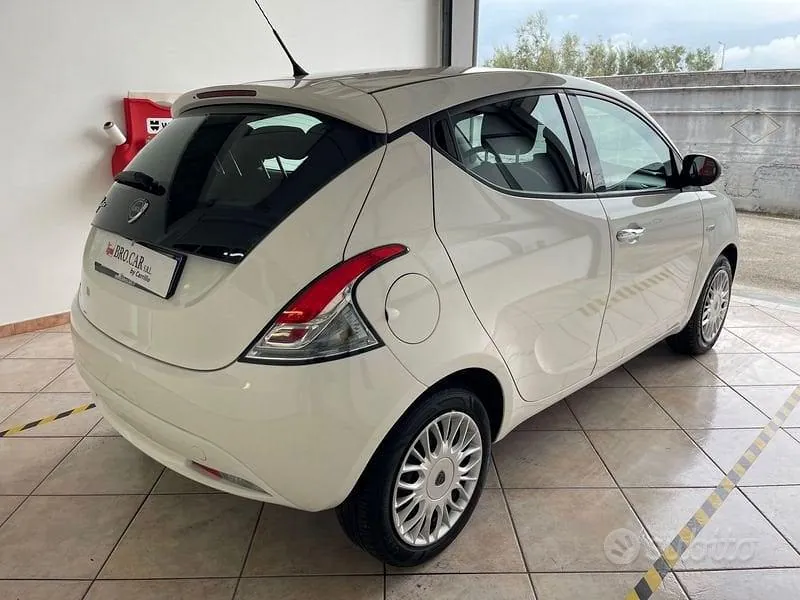 Lancia Ypsilon 2017 photo 4
