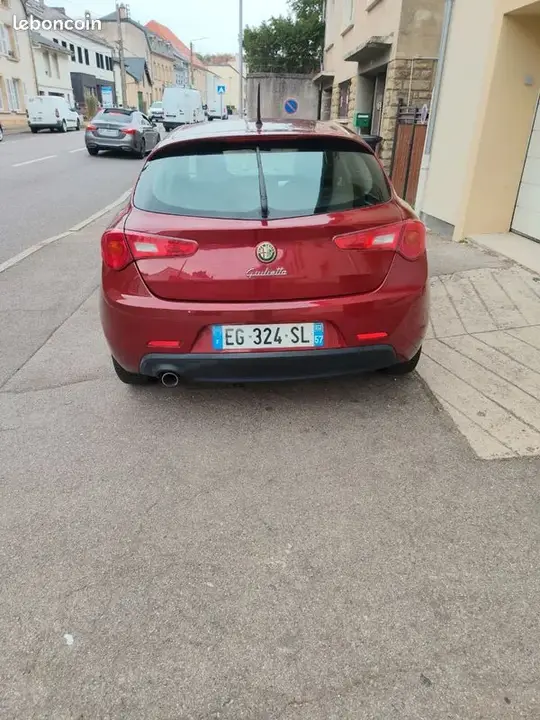 Alfa Romeo Giulietta 2011 photo 2