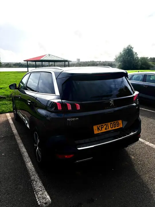 Peugeot 5008 2021 photo 3