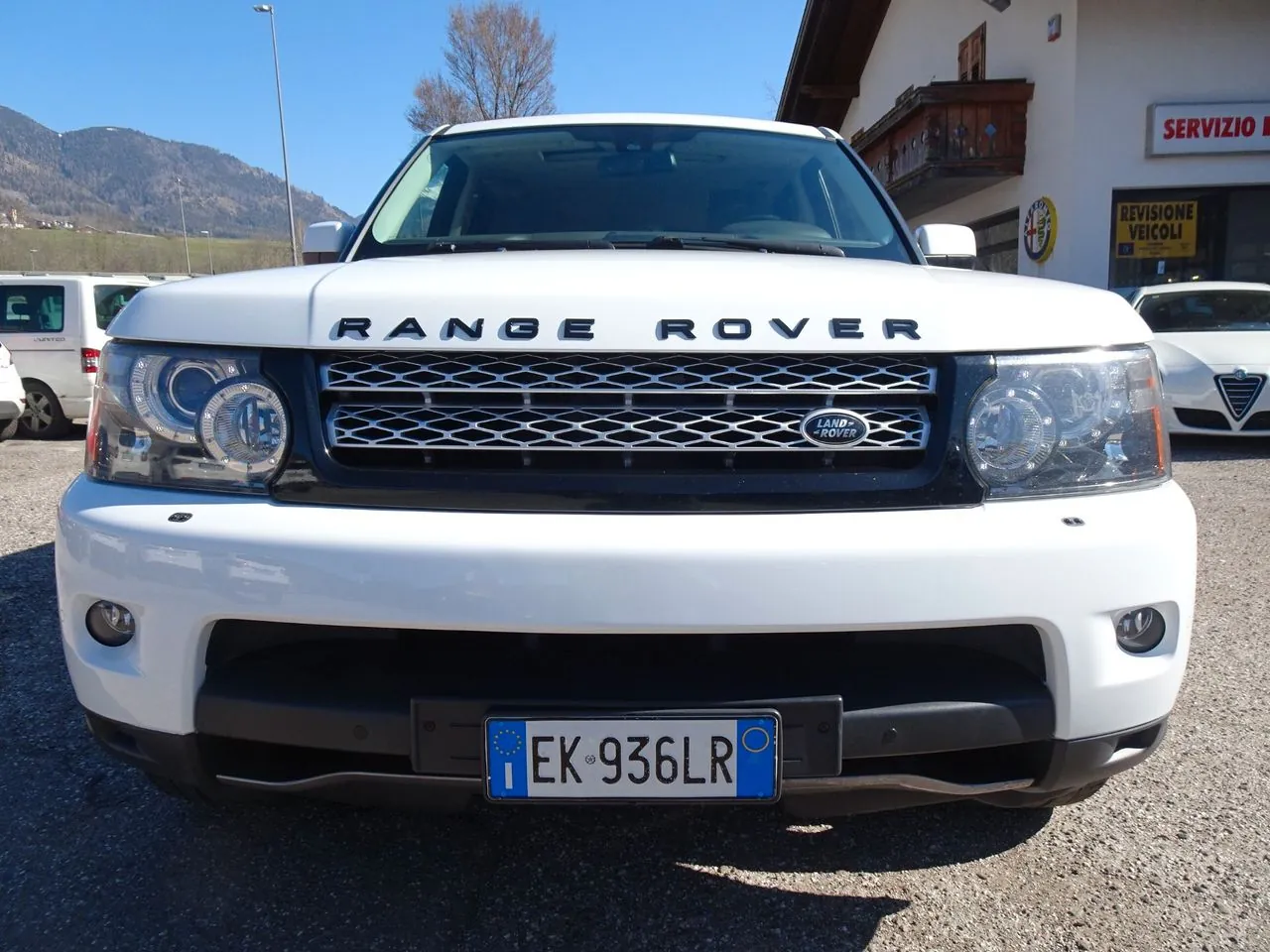 Land Rover Range Rover Sport 2011 photo 3