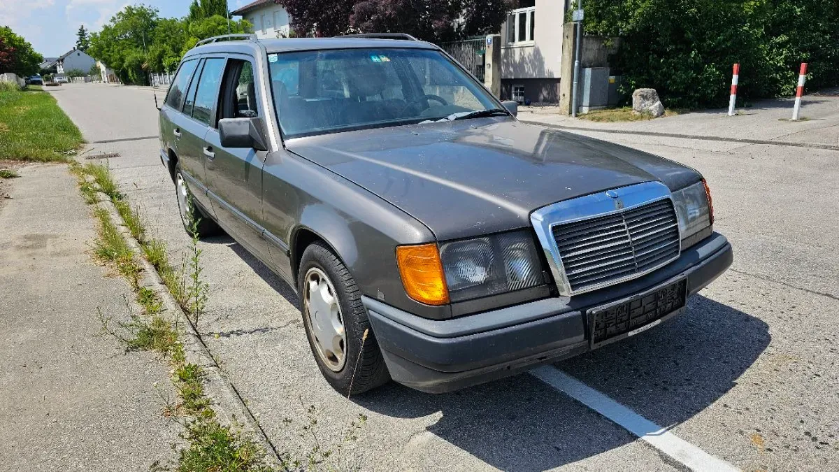 Mercedes-Benz Eklasse 1986 photo 3