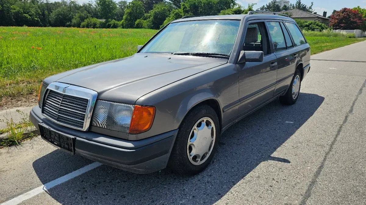 Mercedes-Benz Eklasse 1986 photo 2