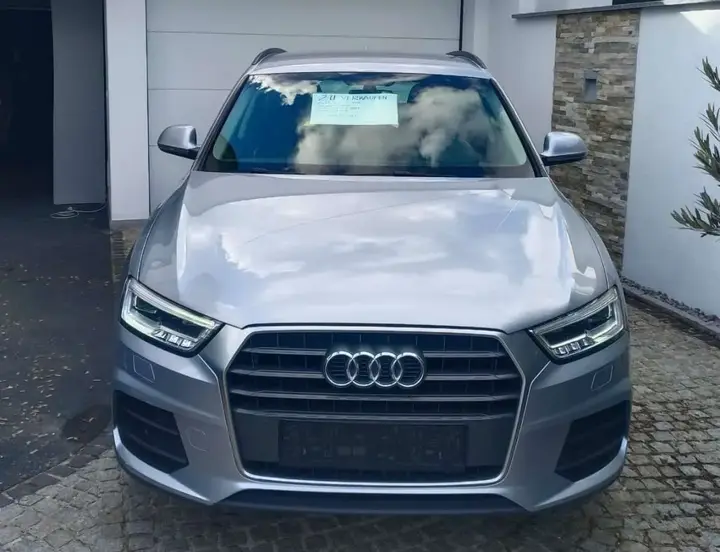 Audi Q3 2018 photo 2
