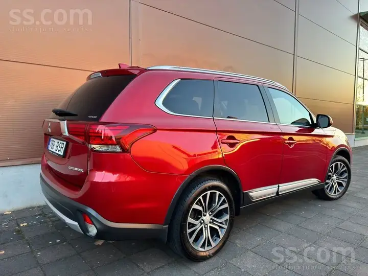 Mitsubishi Outlander 2016 photo 2