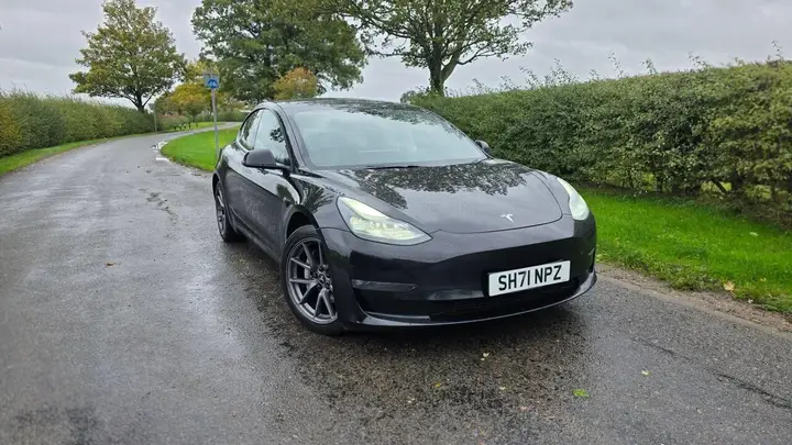 Tesla Model 3 2021 photo 2