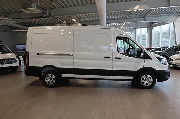 Ford Transit 2025 photo 2