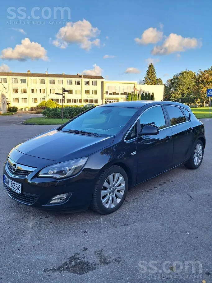Opel Astra 2012 photo 5
