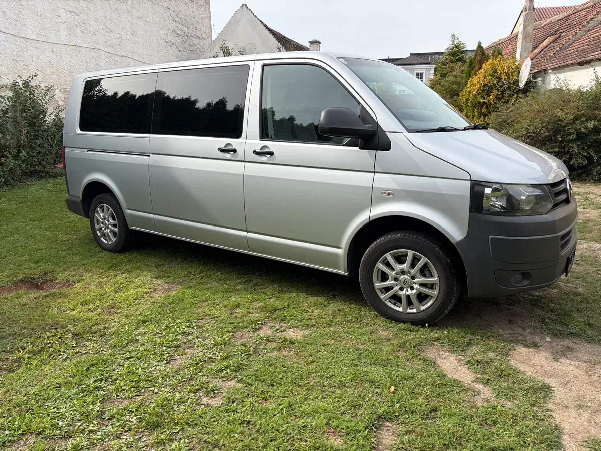 Volkswagen T5 2012 photo 3