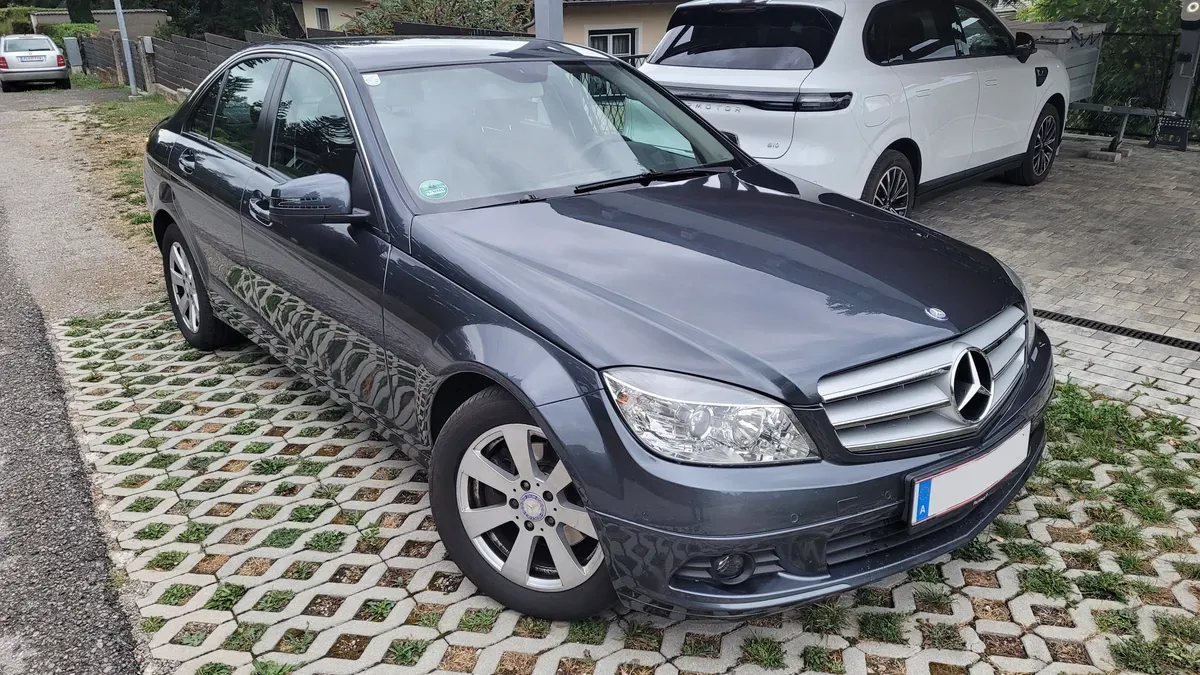 Mercedes-Benz C-Class 2008 photo 2