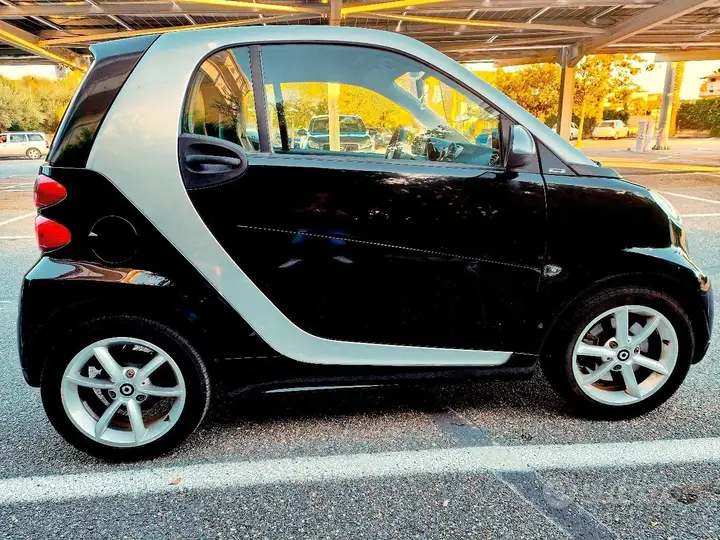 Smart Fortwo 2012 photo 2