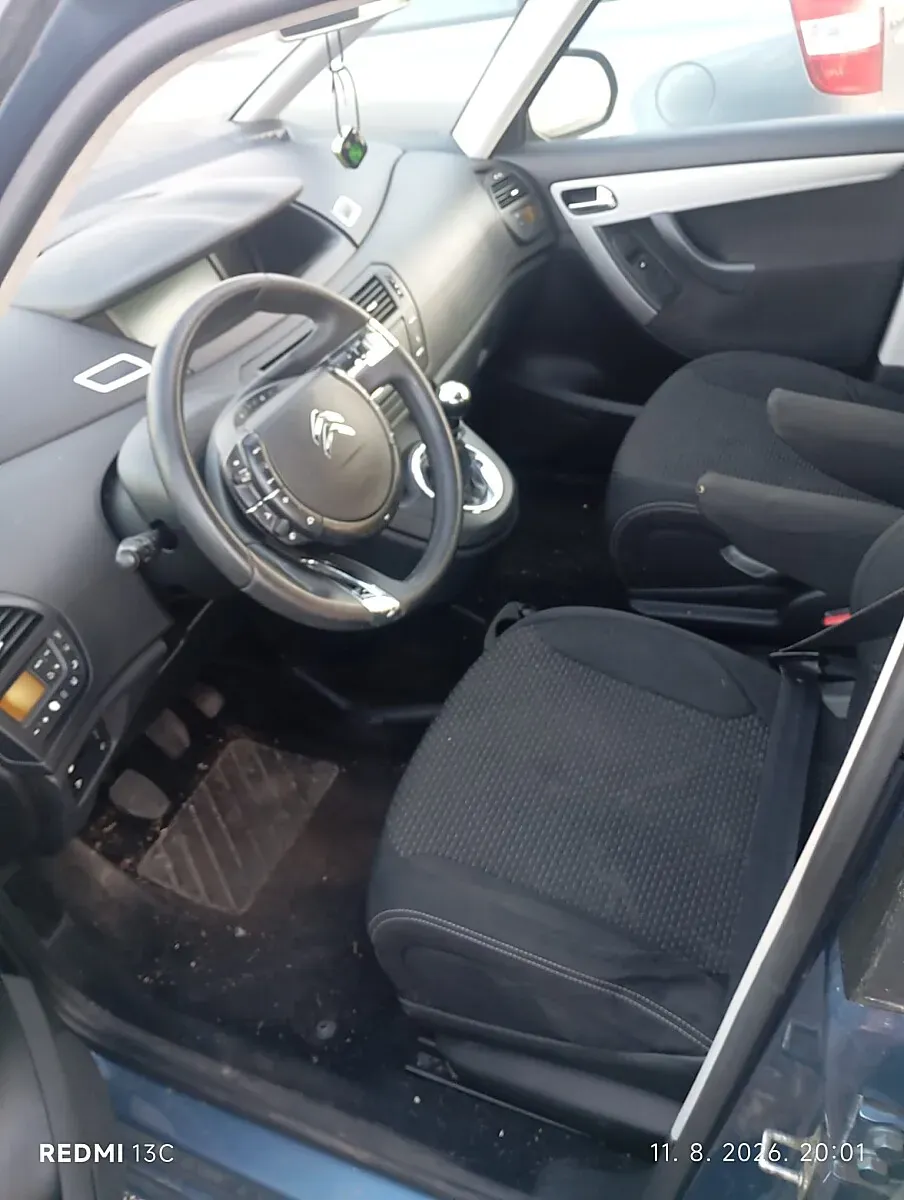 Citroen Grand C4 Picasso 2011 photo 3