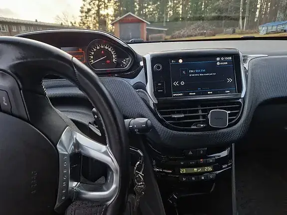 Peugeot 208 2017 photo 5