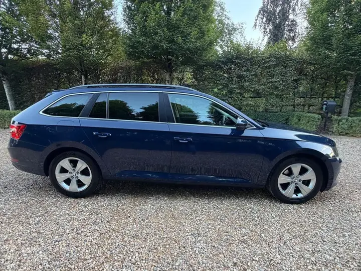 Skoda Superb 2016 photo 4