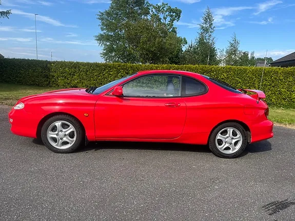 Hyundai Coupe 2000 photo 2
