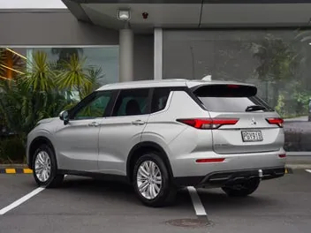 Mitsubishi Outlander 2022 photo 3