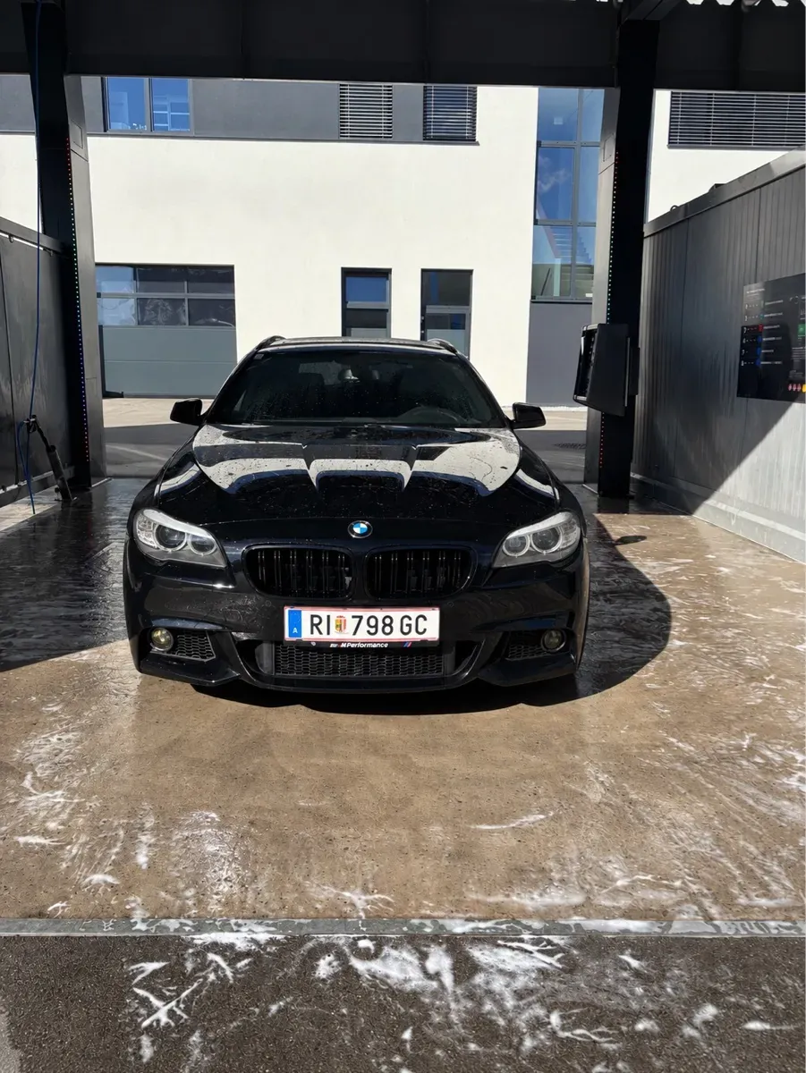 BMW 530Xd 2011 photo 2
