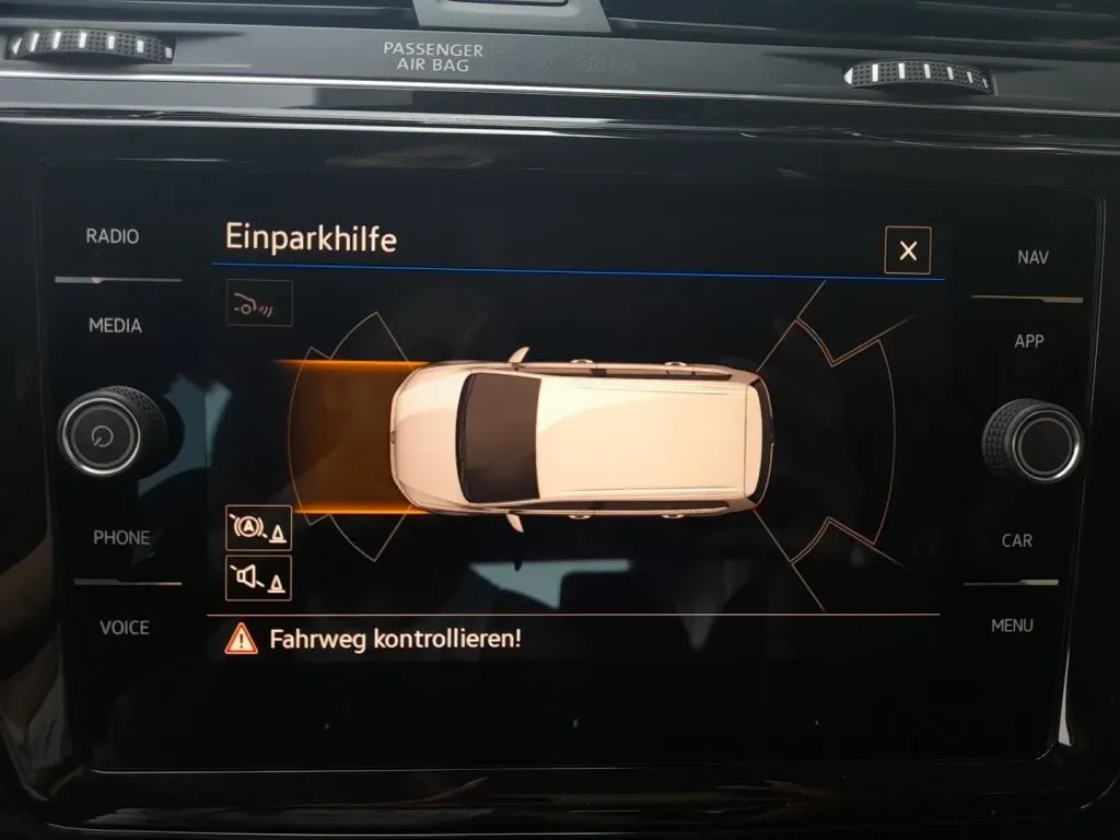 Volkswagen Touran 2023 photo 3