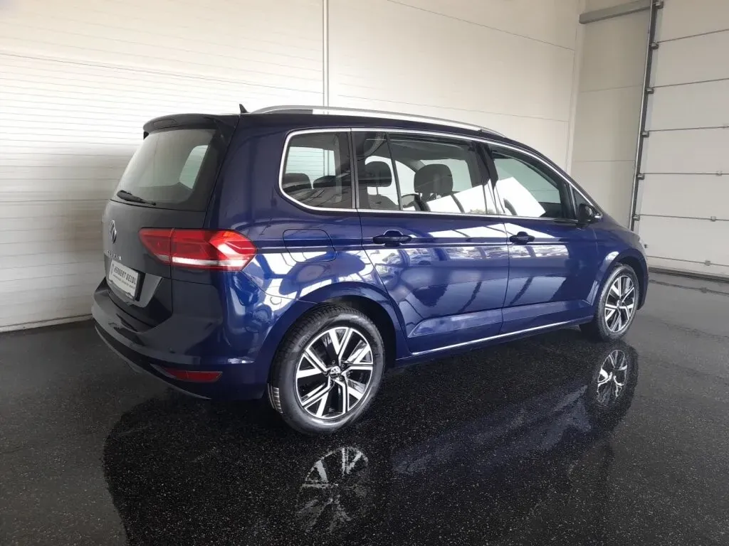 Volkswagen Touran 2023 photo 2