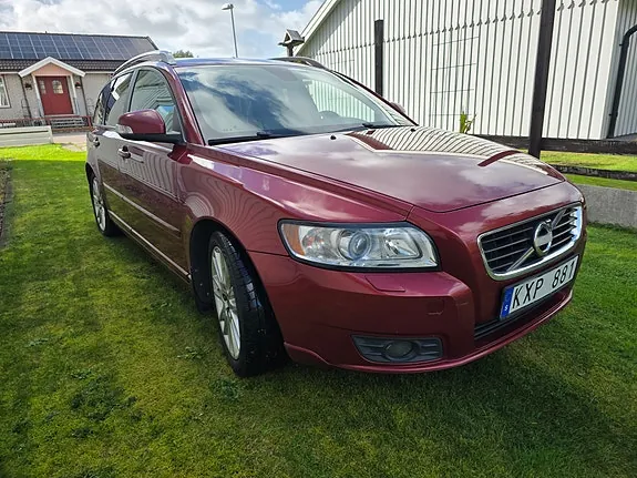 Volvo V50 2011 photo 2