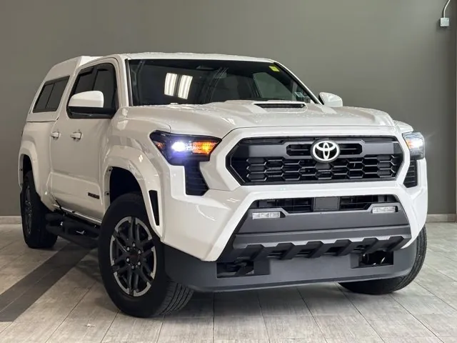 Toyota Tacoma 2025 photo 2