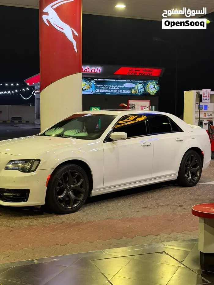 Chrysler 300 2021 photo 4