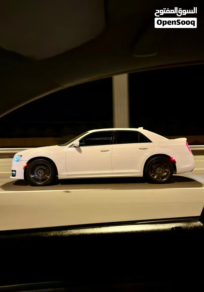 Chrysler 300 2021 photo 3