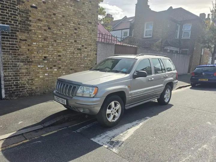 Jeep Grand Cherokee 2002 photo 2